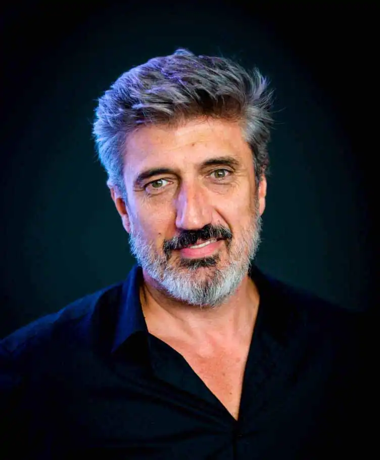 Retrato de Igor Kucinic, siluetista